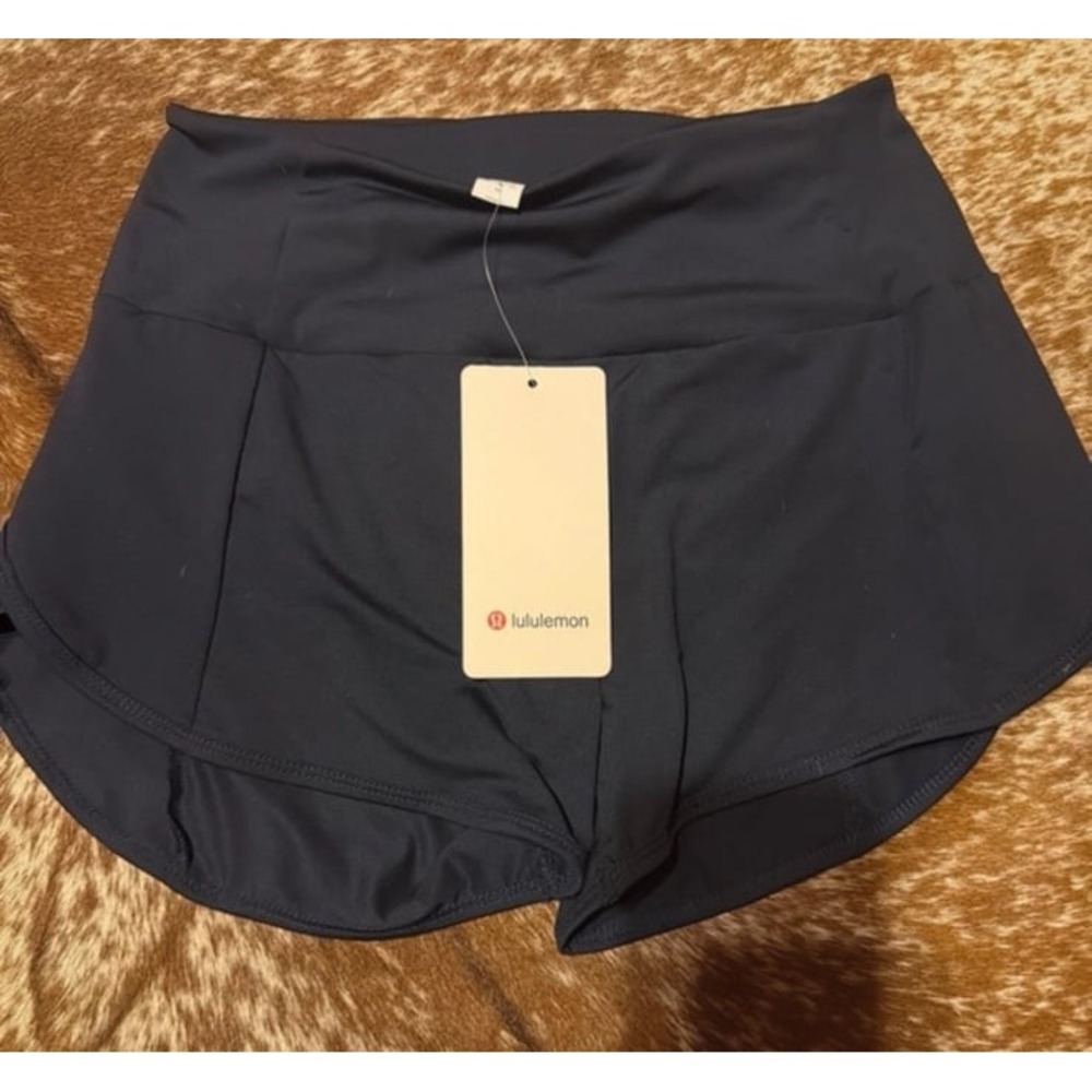 Women's SMALL (4/6) Lululemon navy blue lulu swifty tech ss crew shorts NWT.